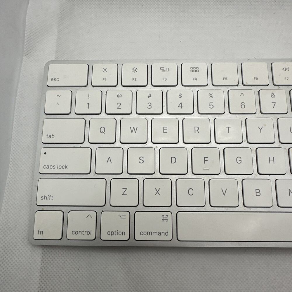 Apple Magic Keyboard (used) - Picture 2 of 6